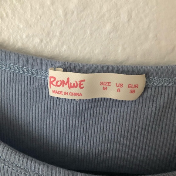 Butterfly crop top - Picture 2 of 3